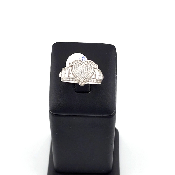 Sterling Silver 925 Heart Ring with Cubic Zirconia Stones - Picture 1 of 15